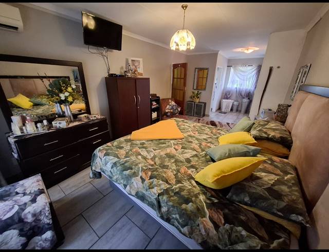 2 BEDROOM HOUSE FOR SALE IN VANDERBIJLPARK SW 5